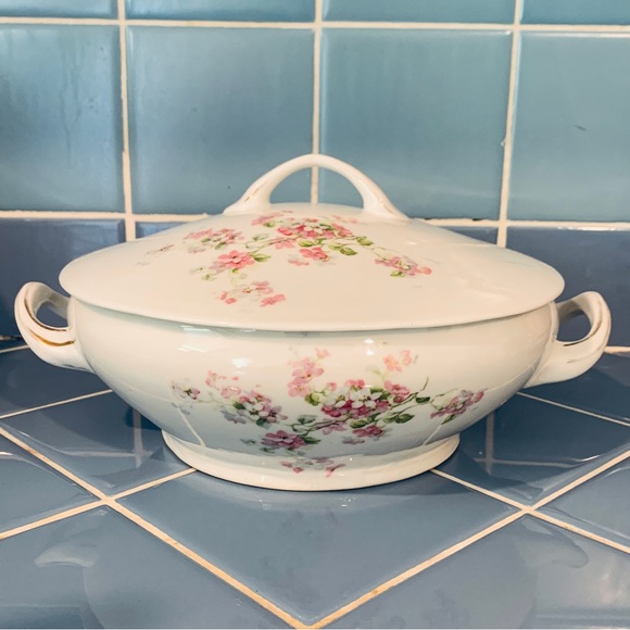 Victoria Austria Vintage Round Pink Flowers Serving Bowl - Picture 1 of 9